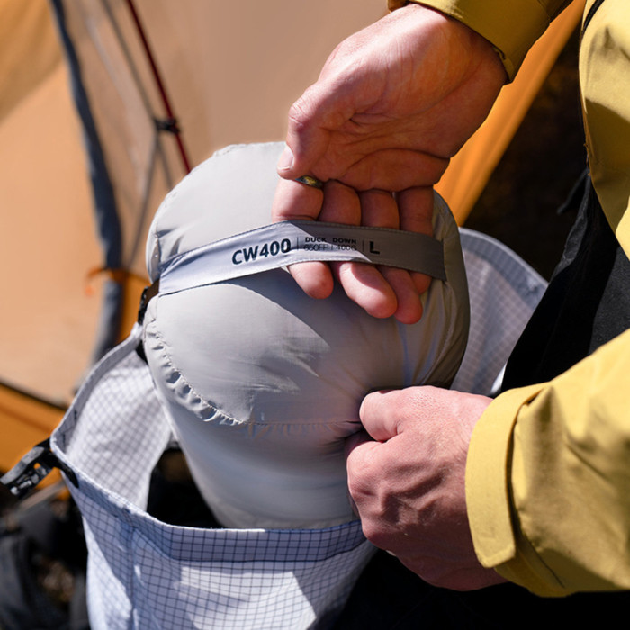 Спальник з натуральним пухом Naturehike CW400 NH18C400-D, p-р L, жовто-сірий