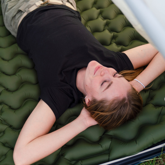 Матрац туристичний надувний двомісний Naturehike CNK2550WS019, 200х125х6.5 см, зелений із вбудованою помпою для надування